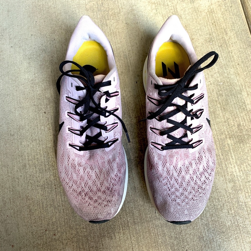 Nike Pegasus Zoom 37 Running Shoes Pink & Black